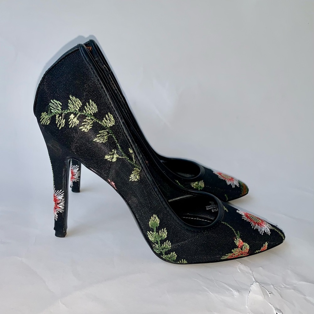 Charles by Charles David black pumps size 8.5